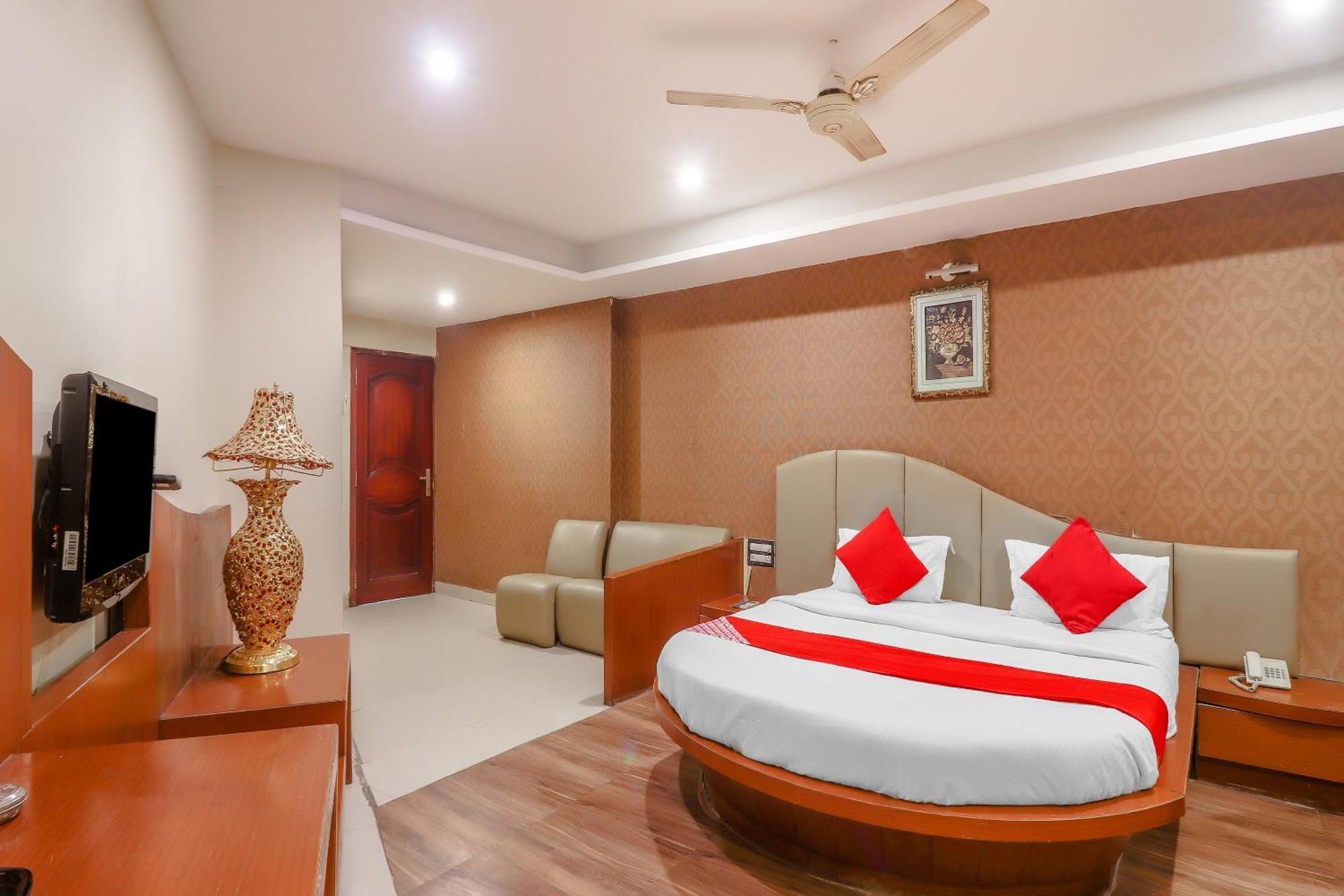 Hotel O Grandeur By Orbit Hotels Near Chennai Shopping Mall Hyderabad Exteriör bild