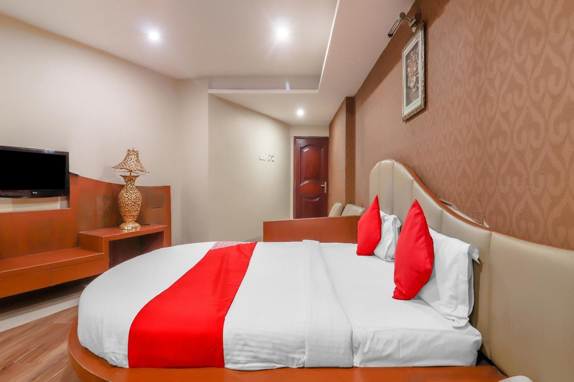 Hotel O Grandeur By Orbit Hotels Near Chennai Shopping Mall Hyderabad Exteriör bild