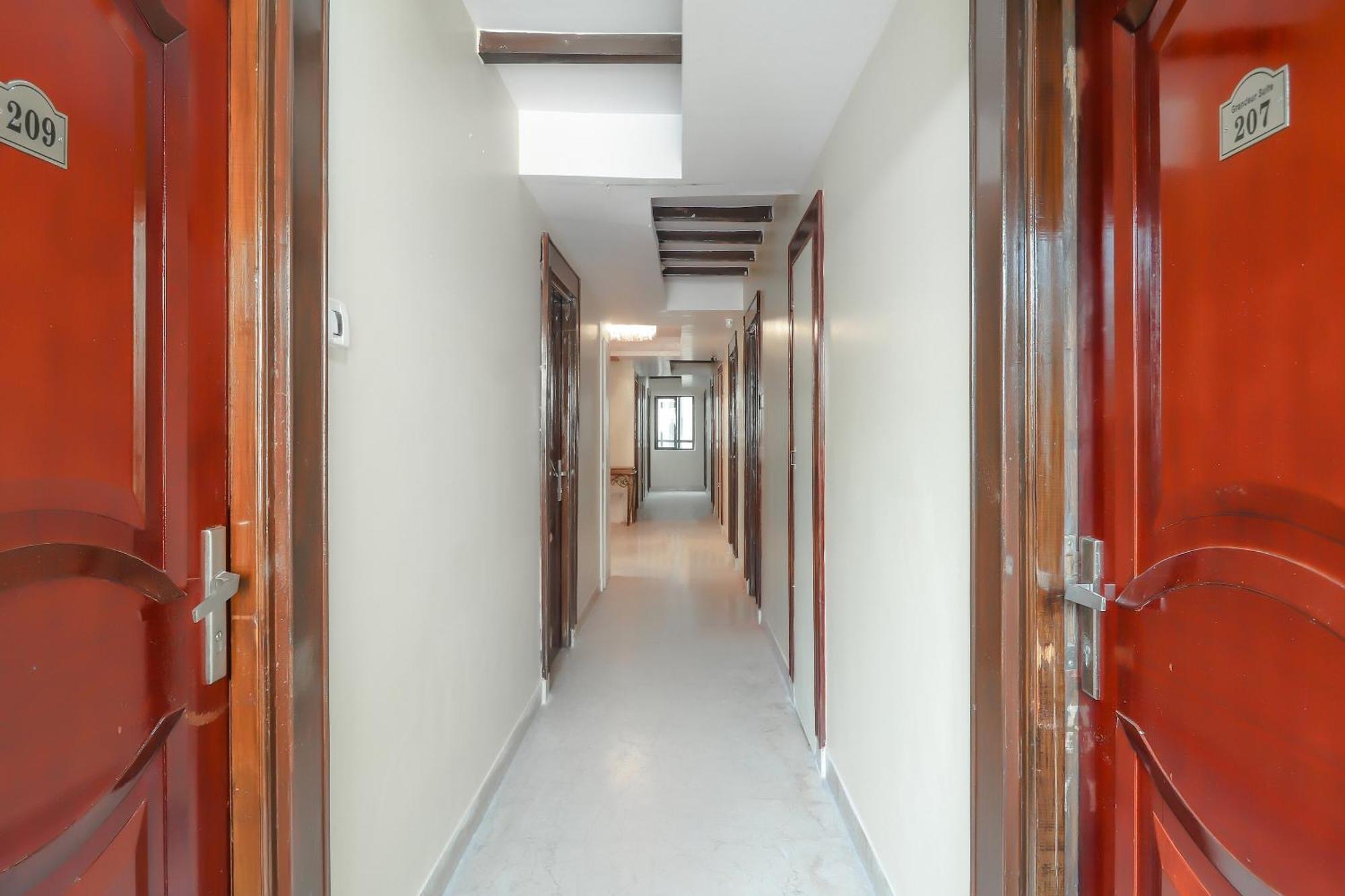 Hotel O Grandeur By Orbit Hotels Near Chennai Shopping Mall Hyderabad Exteriör bild